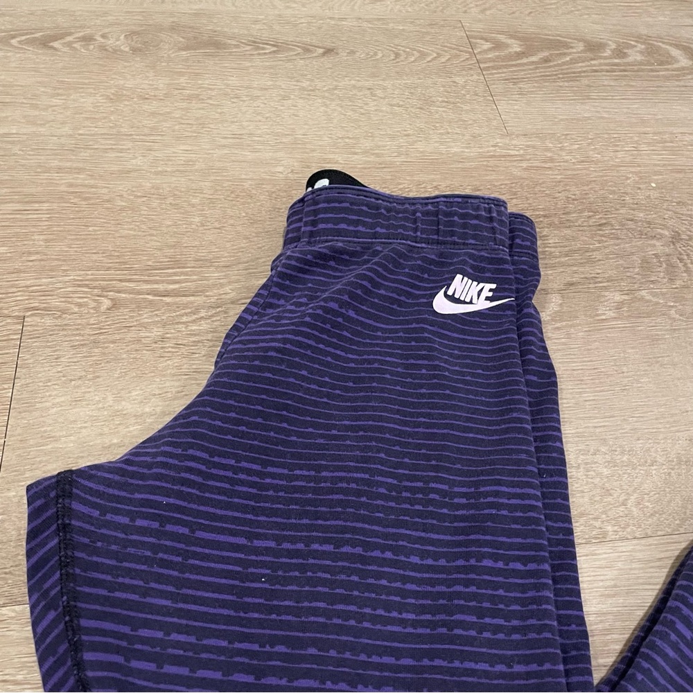 Nike leggings purple small inseam 25” - Picture 2 of 3